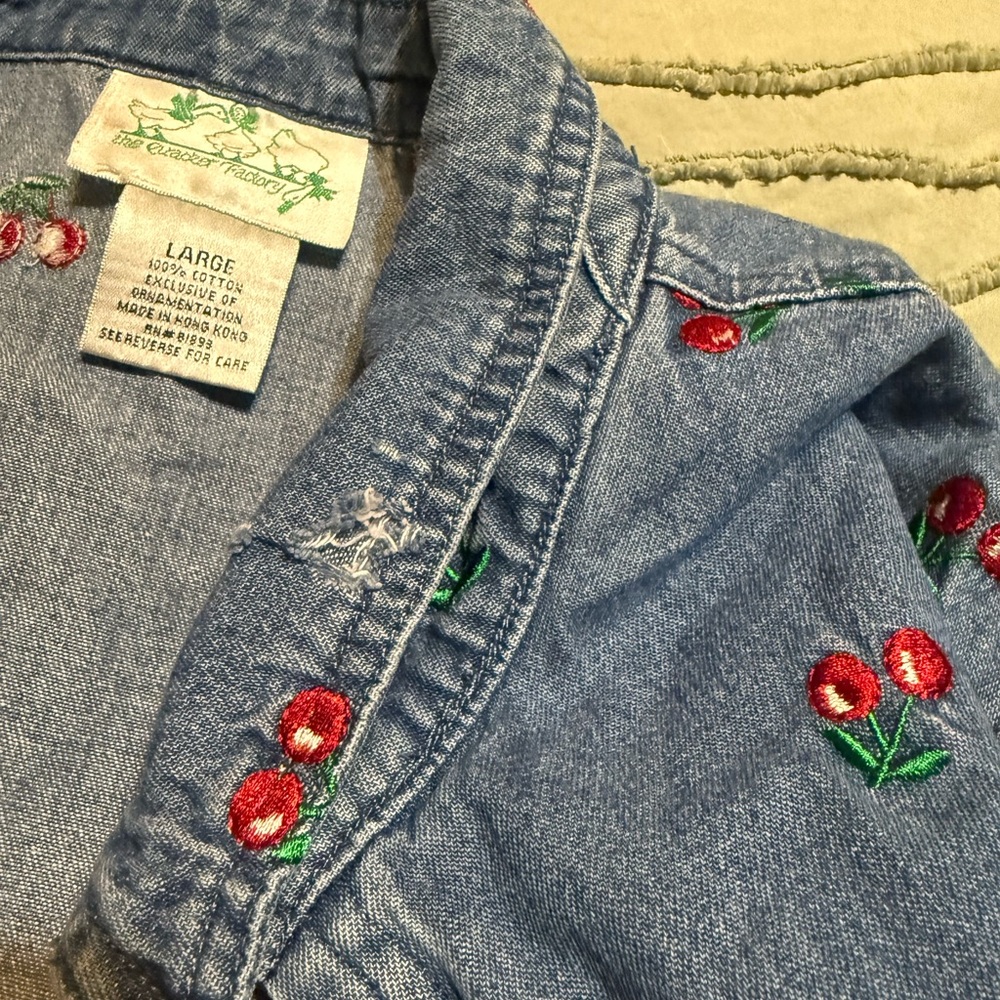 Cherry Embroidered Denim Shirt - Picture 4 of 4